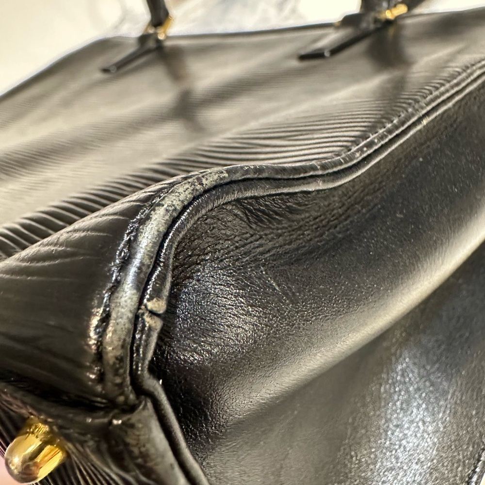 Valentino Garavani Purse with Dust Bag - Picture 11 of 16
